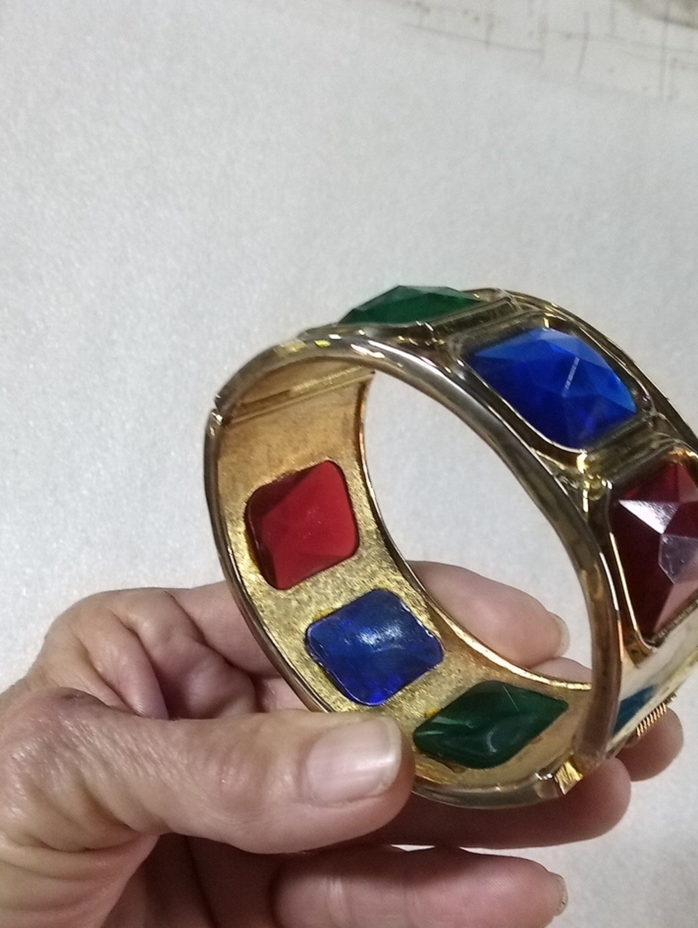 Vintage Gold Tone Hinged Bangle Bracelet #A520 - Picture 2 of 6